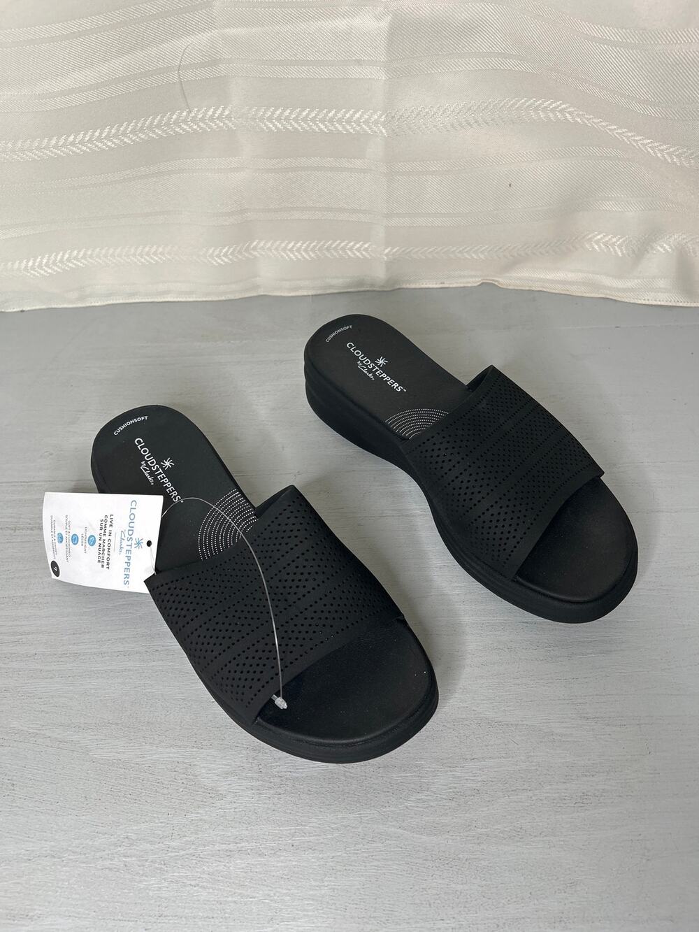Clarks Cloudsteppers Drift Twist Womens Size 7 Black Slip-On Sandals